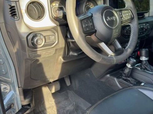 Used 2025 Jeep Wrangler Willys image 6