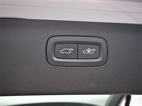 Used 2022 Volvo XC90 T6 Momentum w/ Advanced Package image 33