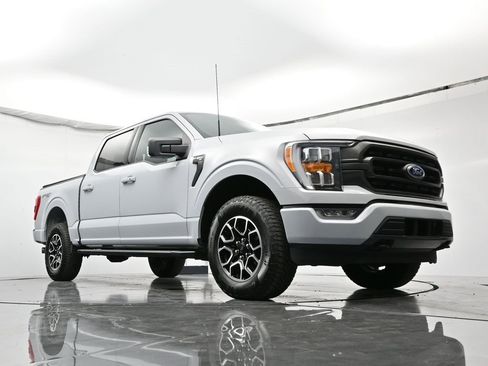 Certified 2022 Ford F150 XLT w/ Equipment Group 302A High image 37