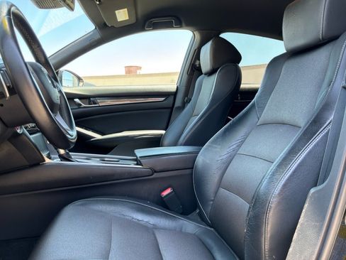 Used 2018 Honda Accord Sport image 16