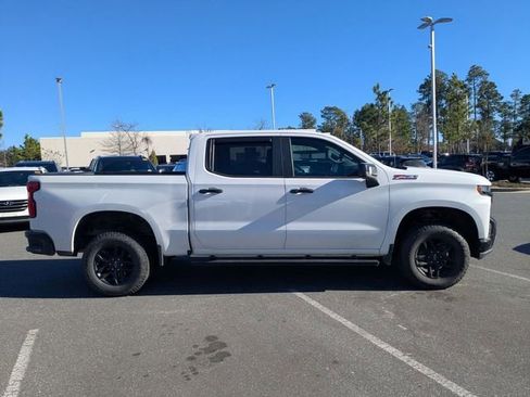 Used 2020 Chevrolet Silverado 1500 LT Trail Boss image 2