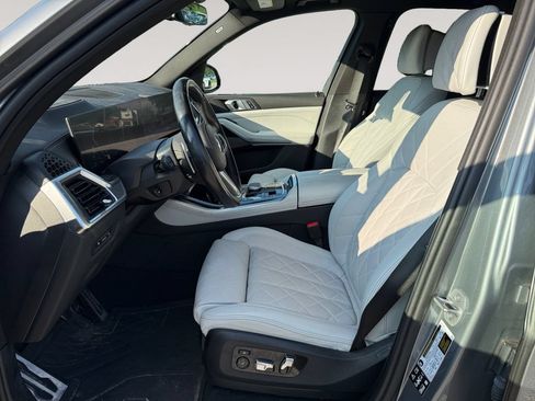 Used 2024 BMW X5 xDrive40i w/ M Sport Package AWD/4WD image 2
