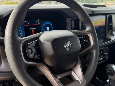 Used 2025 Ford Bronco 4-Door AWD/4WD image 9