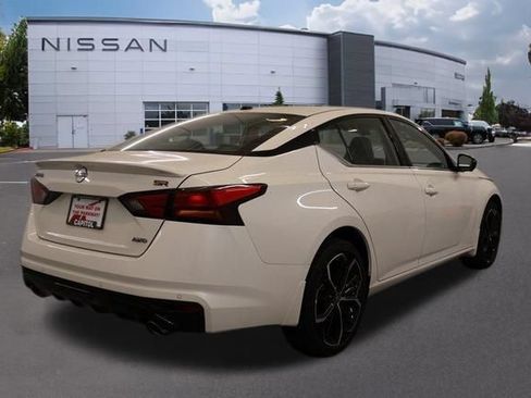 New 2026 Nissan Altima 2.5 SR w/ SR Premium Package AWD/4WD image 3