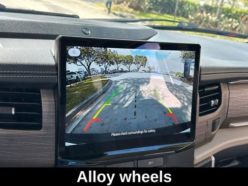 Used 2022 Ford Expedition Limited image 25