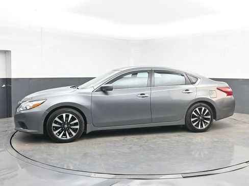 Used 2018 Nissan Altima 2.5 SV FWD image 11