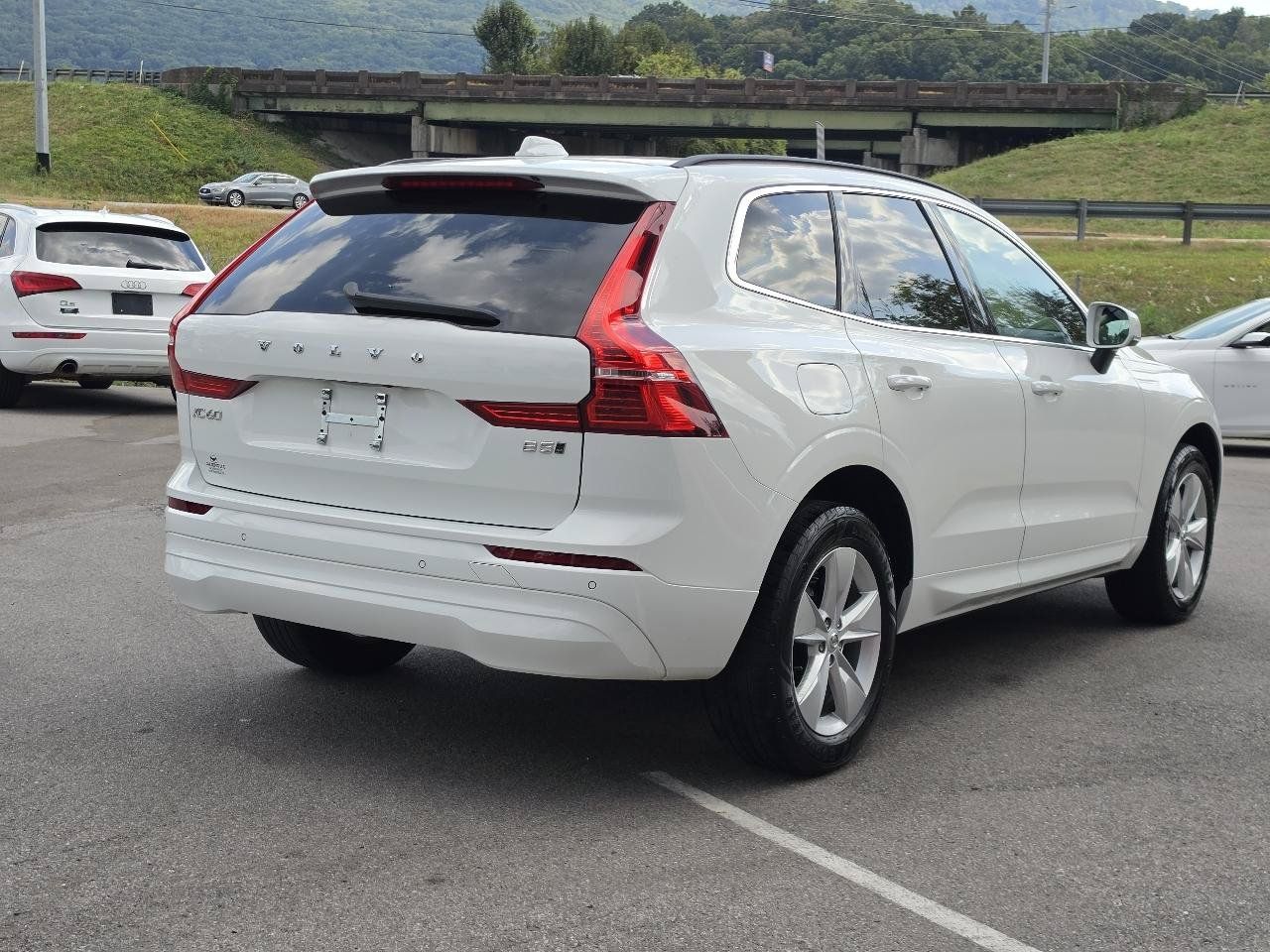 Used 2022 Volvo XC60 B5 Momentum AWD/4WD image 5