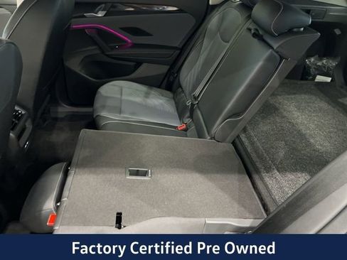 Certified 2025 Volkswagen Tiguan SE AWD/4WD image 18