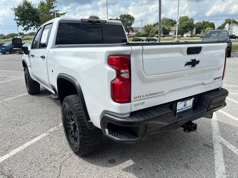 Used 2024 Chevrolet Silverado 2500 ZR2 w/ Technology Package AWD/4WD image 21