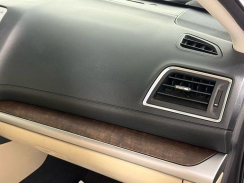 Used 2017 Subaru Outback 2.5i Limited image 32