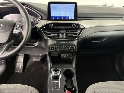 Used 2020 Ford Escape SE image 25