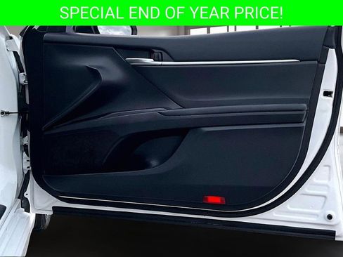 Used 2022 Toyota Camry SE image 28