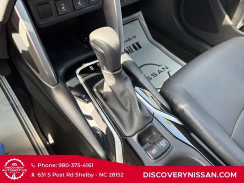 Used 2023 Toyota Corolla Cross XLE w/ Convenience Package FWD image 20
