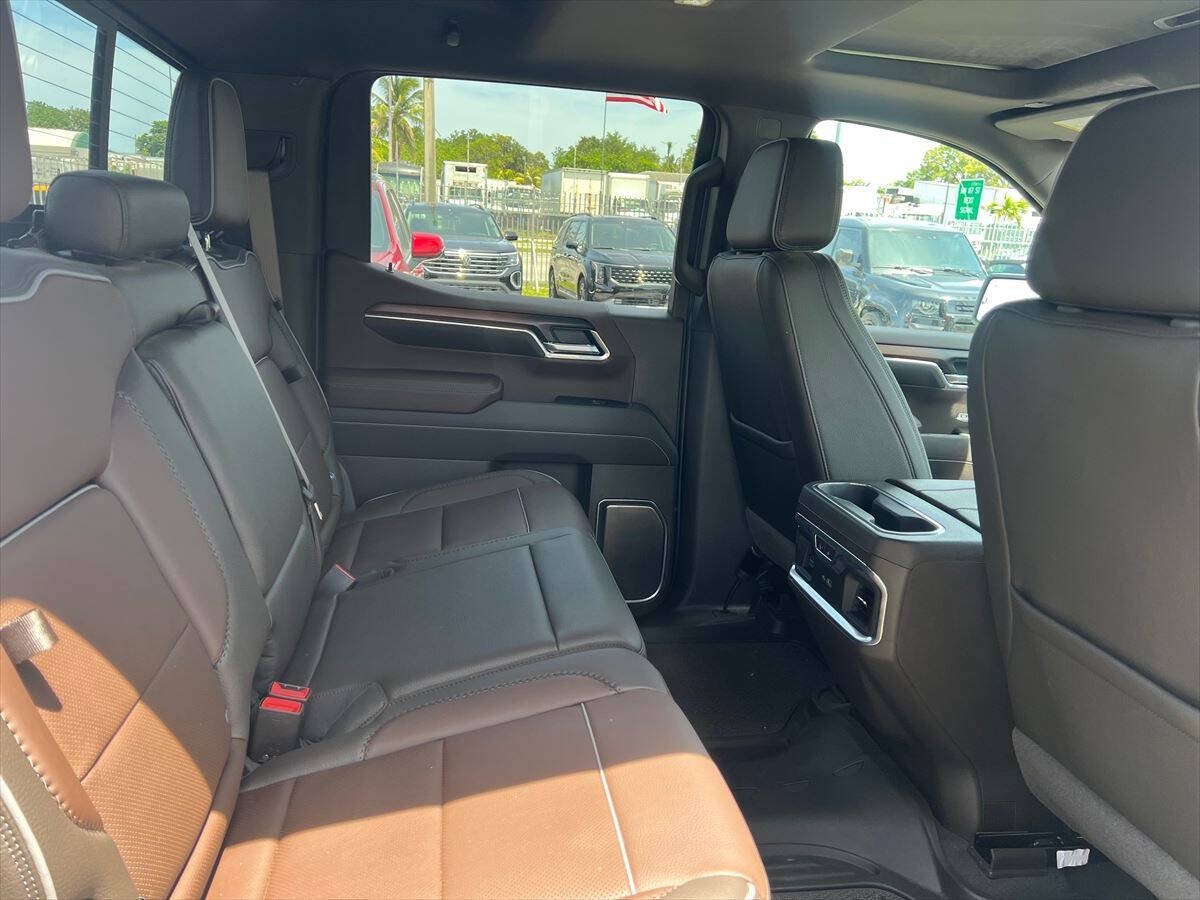 Used 2025 GMC Sierra 1500 Denali w/ Denali Reserve Package RWD image 11
