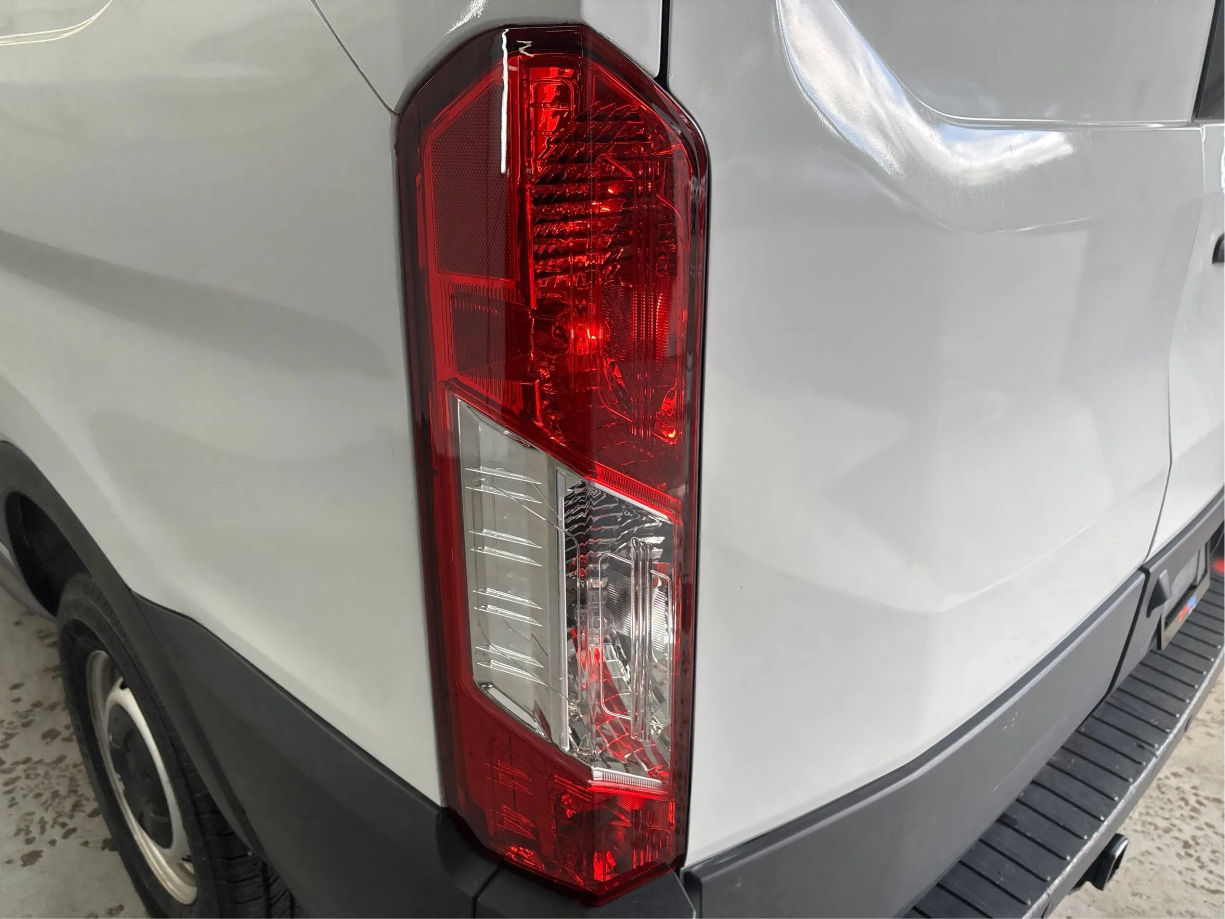 Used 2020 Ford Transit 250 Low Roof RWD image 31