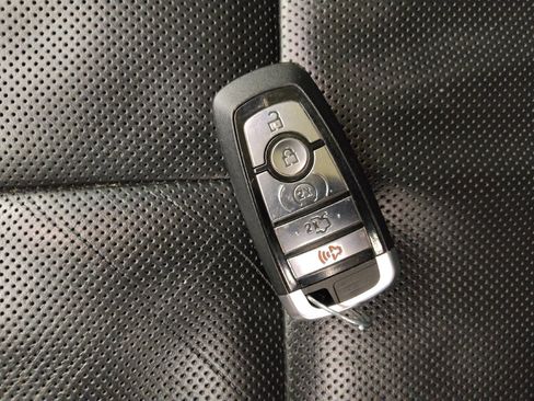 Used 2021 Lincoln Corsair Reserve image 32