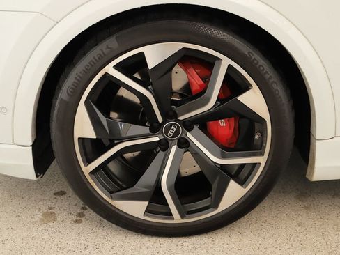 Certified 2022 Audi RS Q8 4.0T w/ Carbon Optic Package image 32