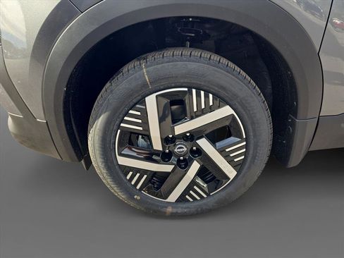 New 2026 Nissan Kicks SV w/ Illumination Package image 9