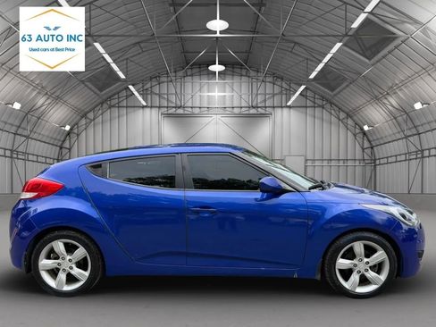Used 2013 Hyundai Veloster FWD image 4