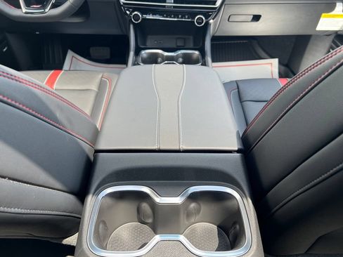 New 2026 Chevrolet Traverse RS w/ LPO, Floor Liner Package FWD image 23