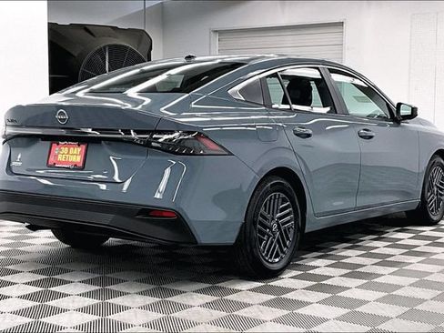 New 2026 Nissan Sentra SV w/ Floor Mat Package FWD image 16