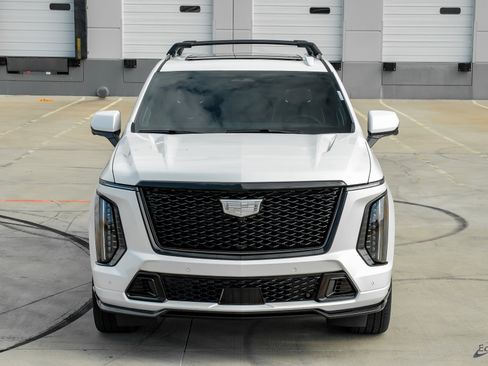 Used 2025 Cadillac Escalade V w/ LPO, Floor Liner Package image 24