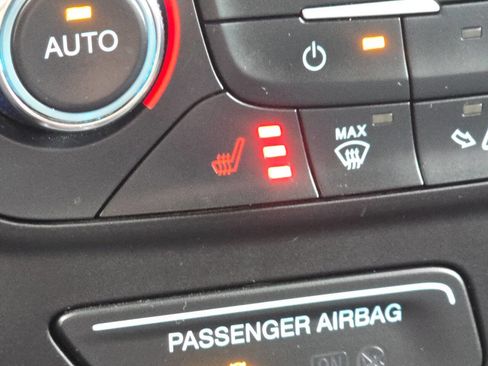 Used 2017 Ford Escape Titanium image 10