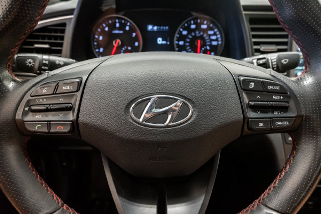 Used 2018 Hyundai Elantra Sport w/ Sport Premium Package 03 FWD image 13