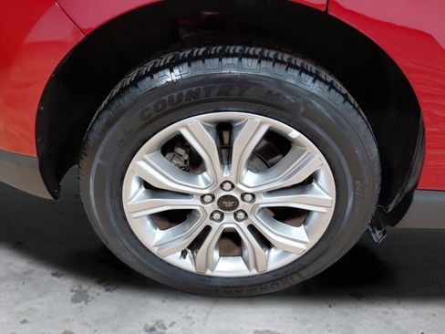 Used 2024 Ford Edge Titanium AWD/4WD image 9