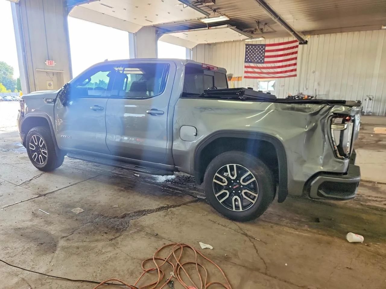 Used 2025 GMC Sierra 1500 AT4 w/ AT4 Premium Package AWD/4WD image 3