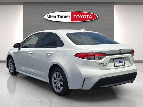 Used 2023 Toyota Corolla LE FWD image 8