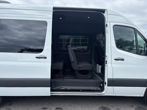 Used 2025 Mercedes-Benz Sprinter 2500 image 20