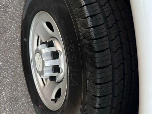 Used 2017 Chevrolet Express 2500 image 9