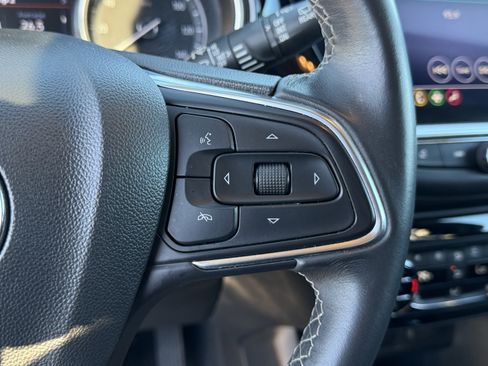 Used 2022 Buick Encore GX Select image 25