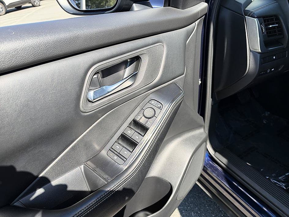 Certified 2025 Nissan Rogue SV AWD/4WD image 14