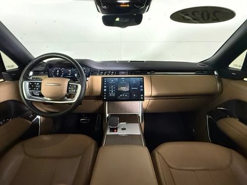 Used 2025 Land Rover Range Rover SE AWD/4WD image 15