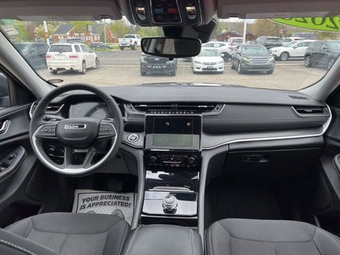 Certified 2023 Jeep Grand Cherokee Laredo w/ Luxury Tech Group I AWD/4WD image 16