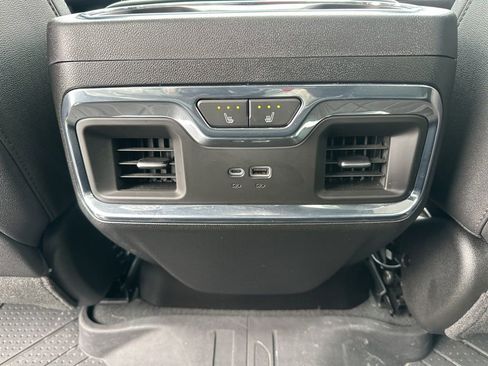 Used 2024 Chevrolet Silverado 1500 High Country image 28