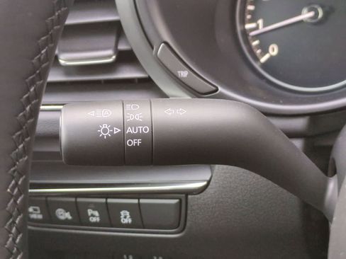 New 2026 MAZDA MAZDA3 Hatchback w/Premium Plus Pkg image 27