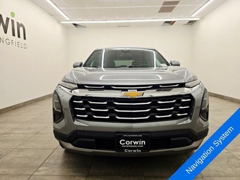 Used 2025 Chevrolet Equinox LT FWD image 7