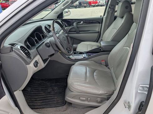 Used 2017 Buick Enclave Leather w/ Enclave Sport Touring Edition FWD image 2