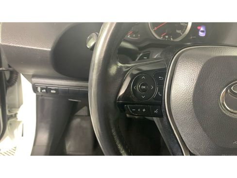 Used 2020 Toyota Corolla SE image 18