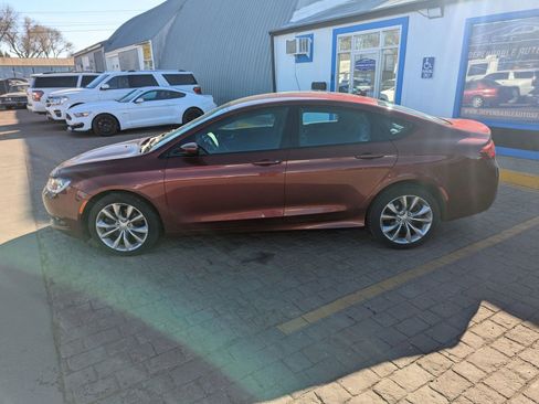 Used 2015 Chrysler 200 S w/ Navigation & Sound Group I image 2