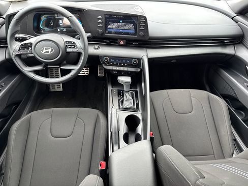 Certified 2025 Hyundai Elantra Sport image 10