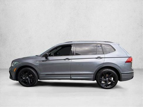 Used 2023 Volkswagen Tiguan SE R-Line AWD/4WD image 9