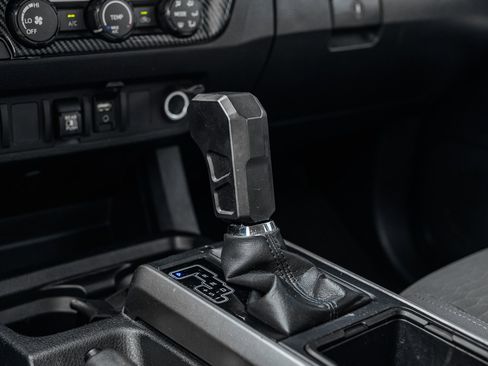 Used 2019 Toyota Tacoma SR5 AWD/4WD image 35