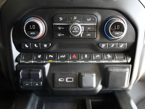Used 2022 Chevrolet Silverado 2500 High Country w/ Safety Package II AWD/4WD image 17