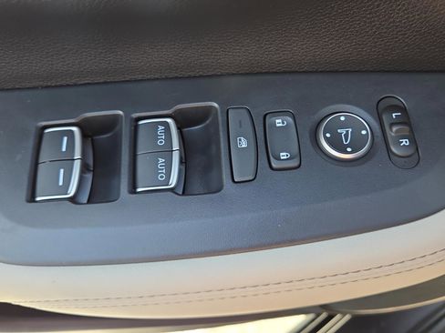 Certified 2025 Honda HR-V EX-L image 35
