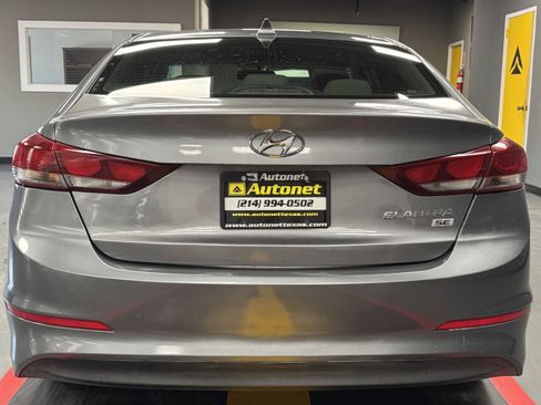 Used 2017 Hyundai Elantra SE FWD image 6
