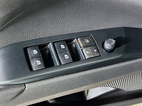 Certified 2020 Toyota Camry SE w/ Carpet Mat Package image 17